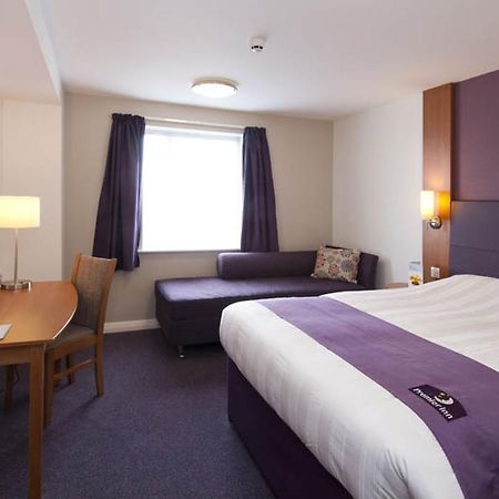 Premier Inn Inverness Centre - River Ness Bagian luar foto