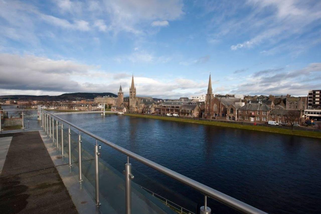 Premier Inn Inverness Centre - River Ness Bagian luar foto
