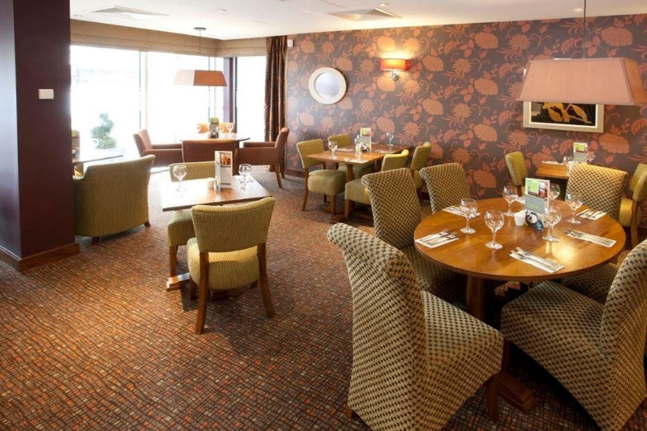 Premier Inn Inverness Centre - River Ness Bagian luar foto