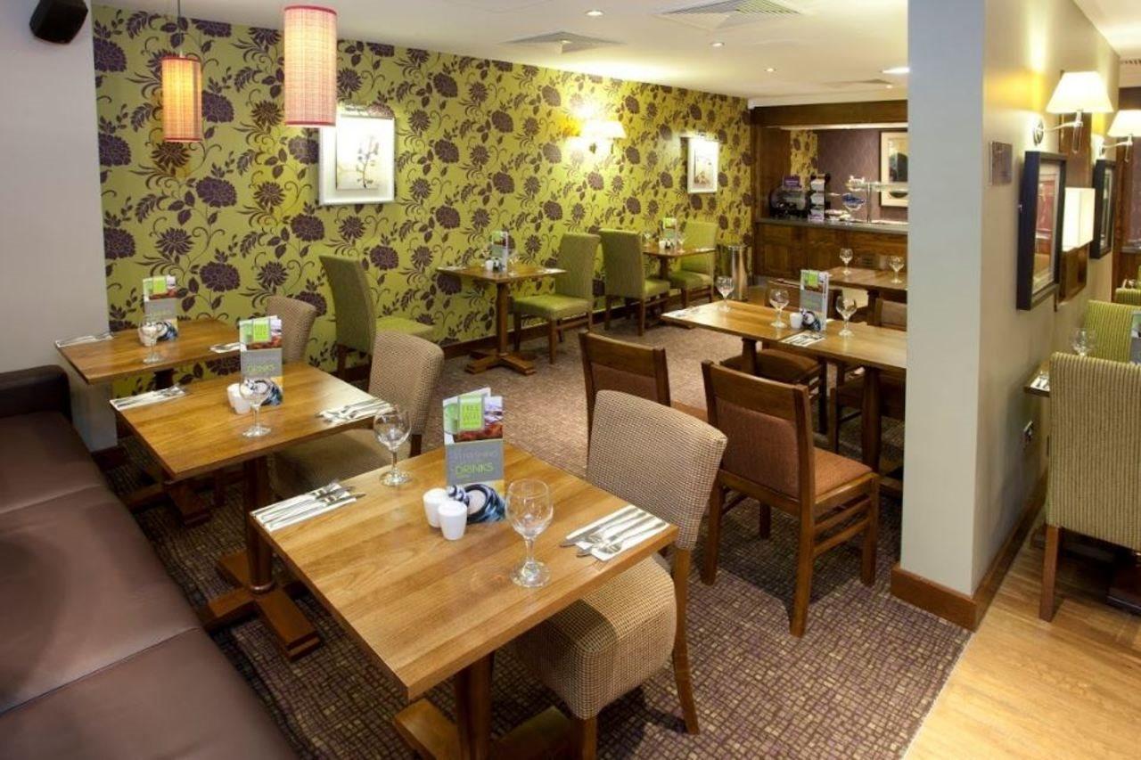 Premier Inn Inverness Centre - River Ness Bagian luar foto