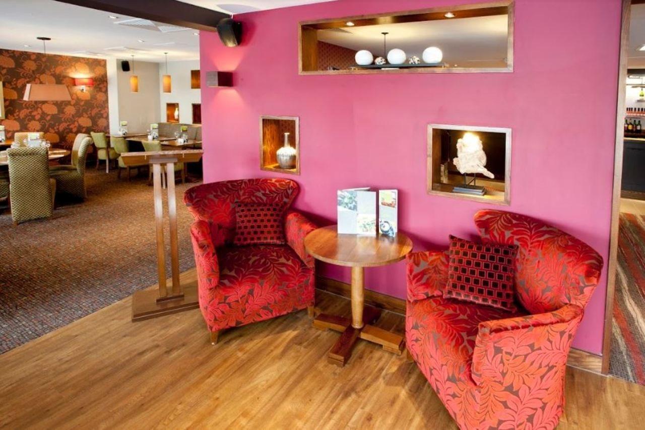 Premier Inn Inverness Centre - River Ness Bagian luar foto