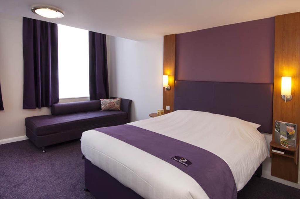 Premier Inn Inverness Centre - River Ness Ruang foto