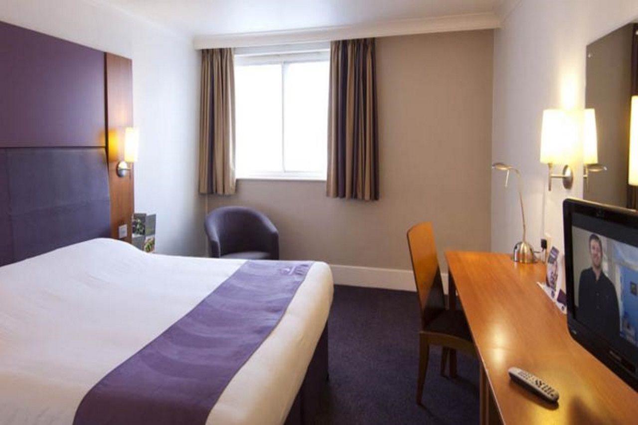 Premier Inn Inverness Centre - River Ness Bagian luar foto