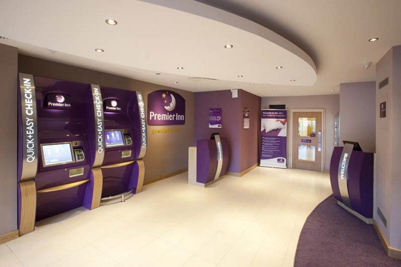 Premier Inn Inverness Centre - River Ness Bagian luar foto