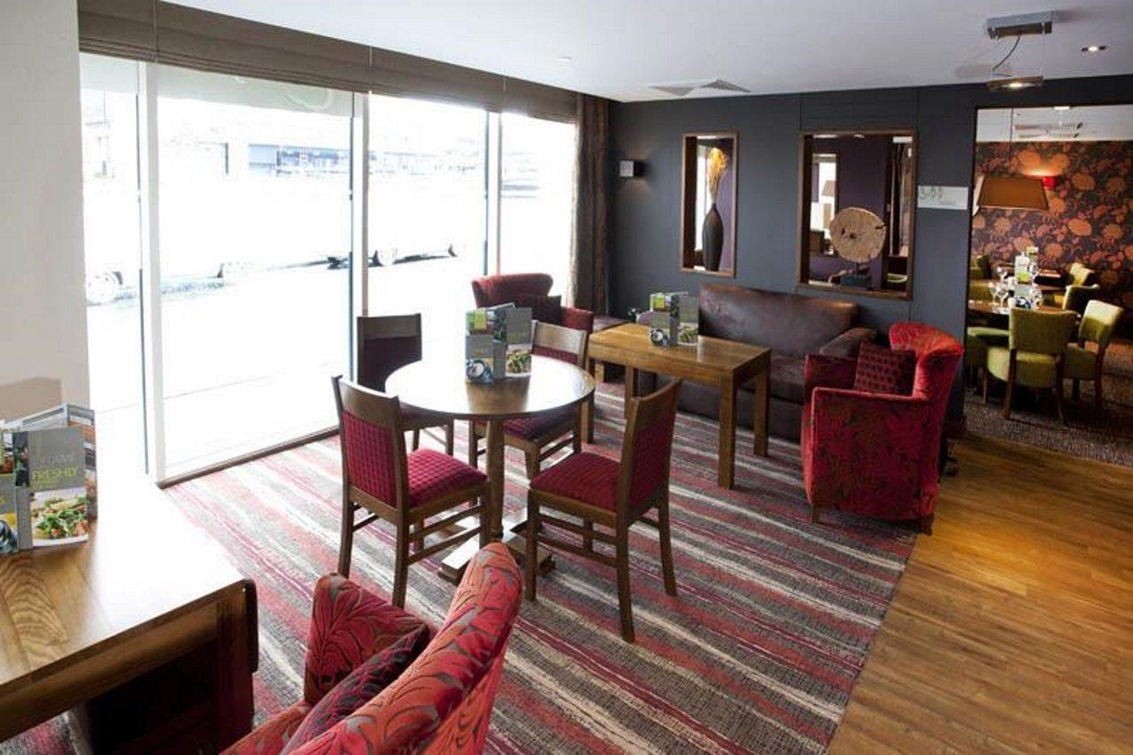 Premier Inn Inverness Centre - River Ness Bagian luar foto