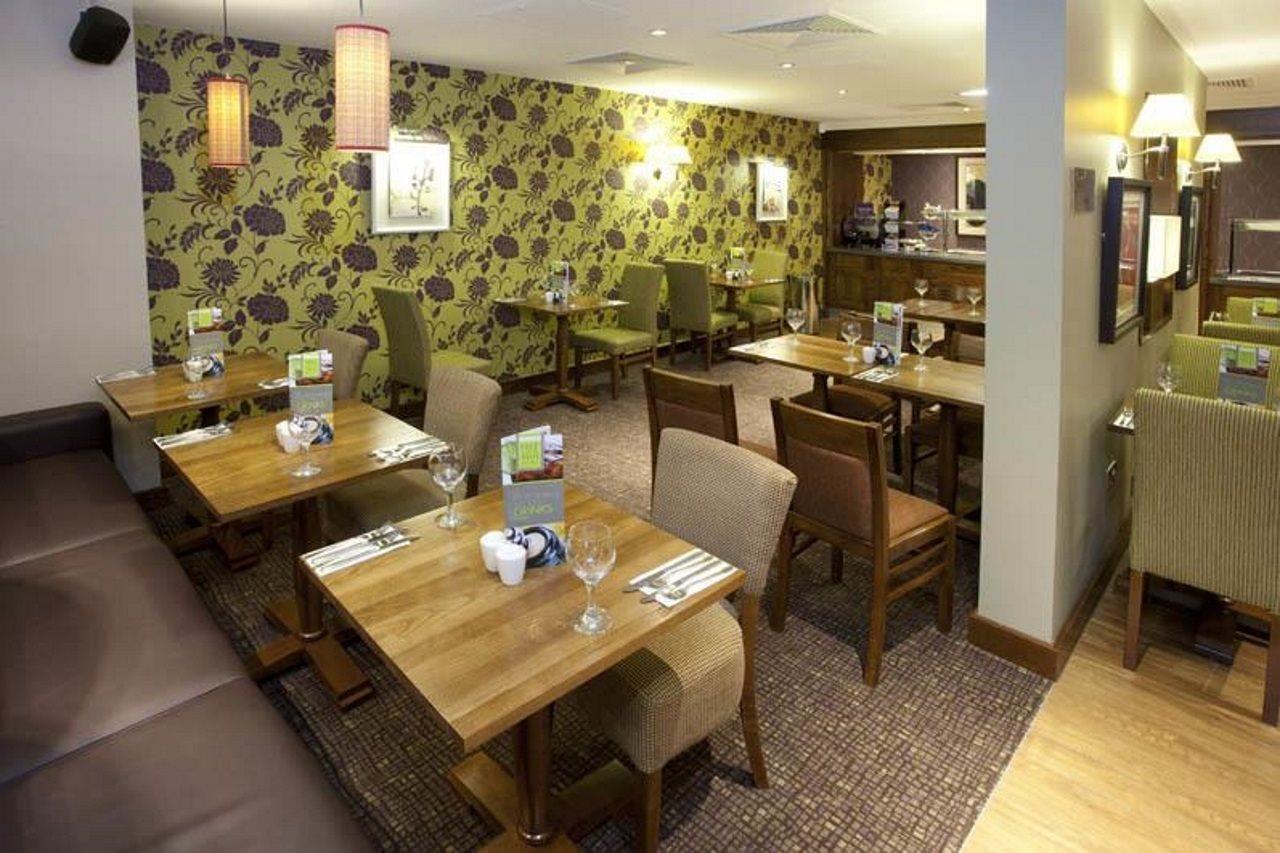 Premier Inn Inverness Centre - River Ness Bagian luar foto
